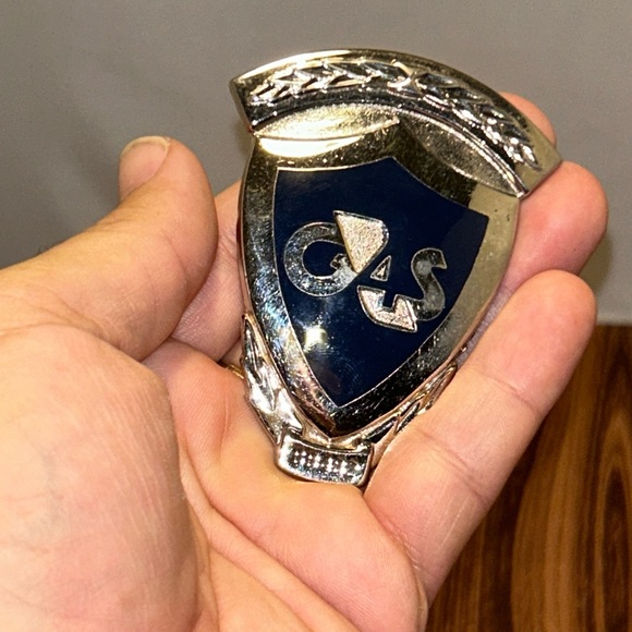 Vtg G4S Badge Obsolete Service Official Pin Crest Shield Metal employee ID 88482 - Picture 7 of 10